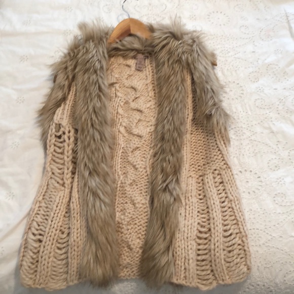 Faux fur & knit vest - Picture 3 of 3